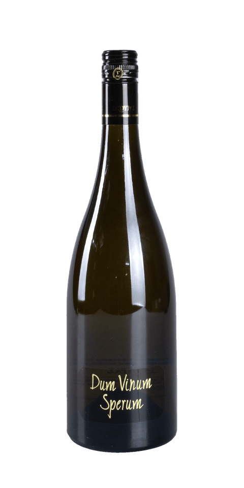 src:https://www.mygreekwine.de/media/a6/e8/17/1699311440/dum vinum sperum-chardonnay-domaine skouras-etikett-vorne.png