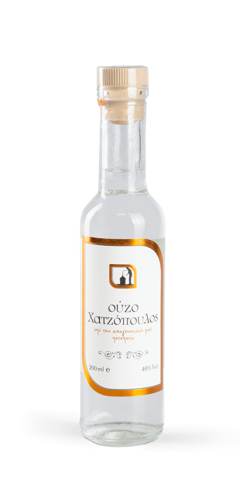 src:https://www.mygreekwine.de/media/c7/c8/8d/1625060279/ouzo-chatzopoulos-200ml-etikett-vorne.png